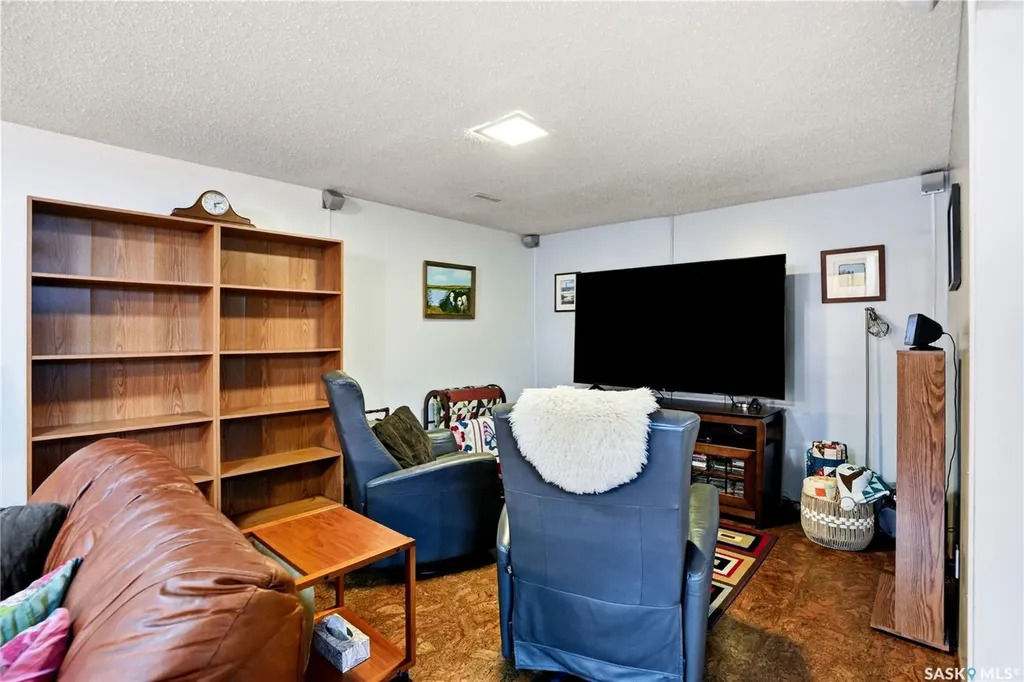 3801 Diefenbaker Drive Saskatoon SK S7L 5C6