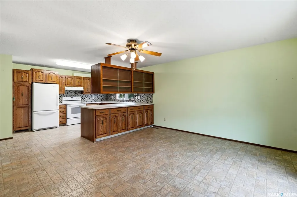 705 Main Street Rosetown SK S0L 2V0