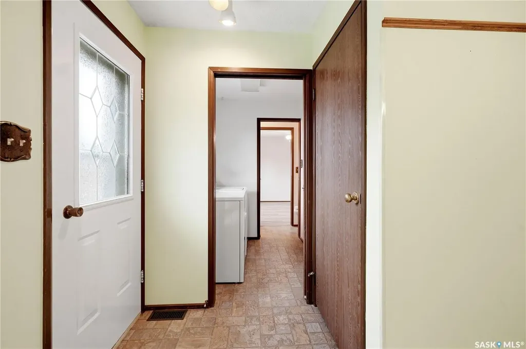 705 Main Street Rosetown SK S0L 2V0