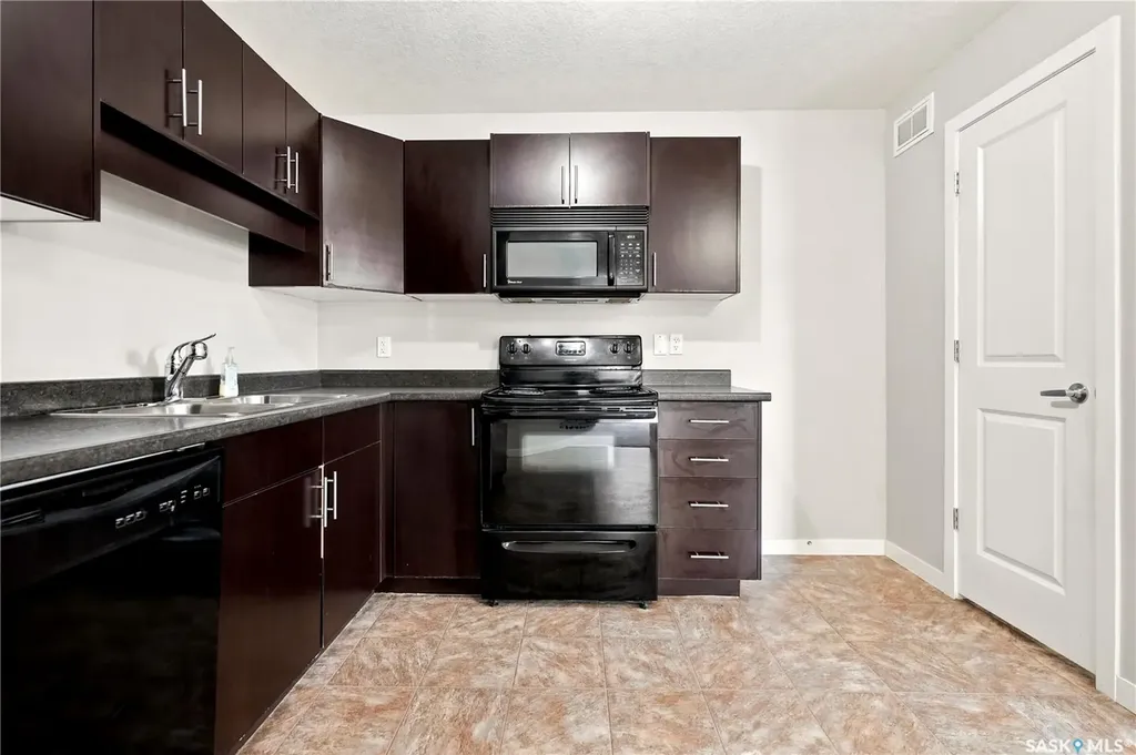 5533 Blake Crescent Regina SK S4X 0J1