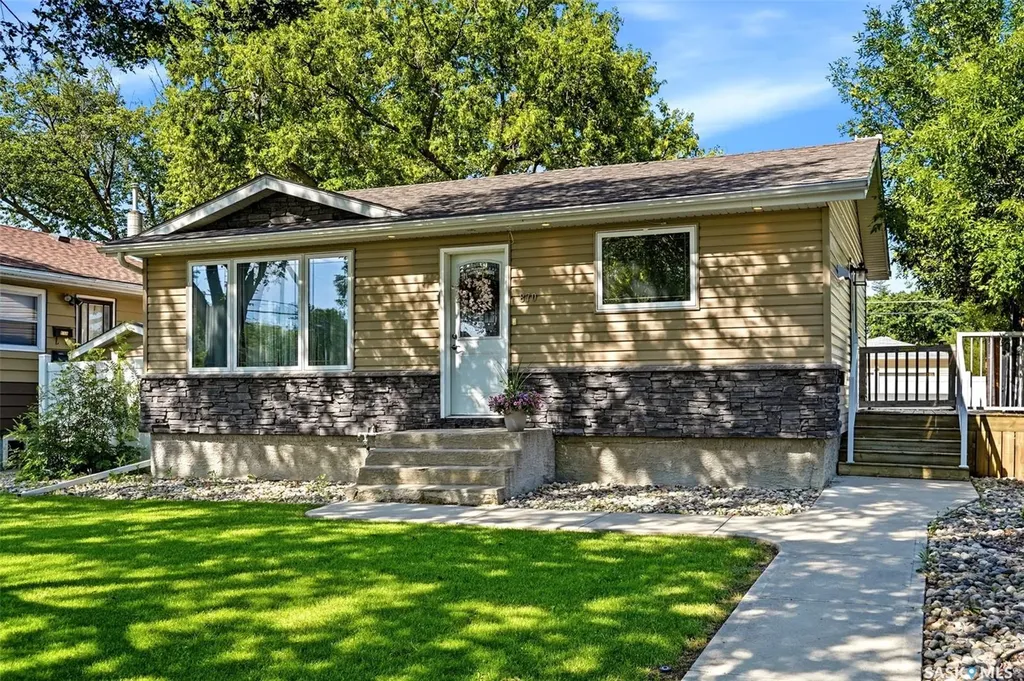 870 Royal Street Regina SK S4T 4Z4