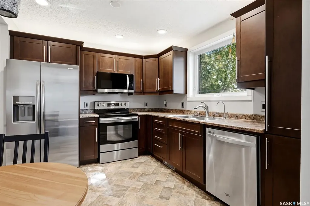 870 Royal Street Regina SK S4T 4Z4