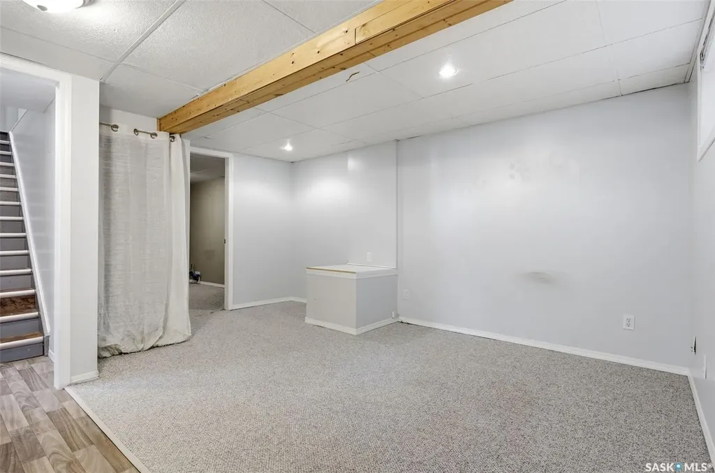 870 Royal Street Regina SK S4T 4Z4