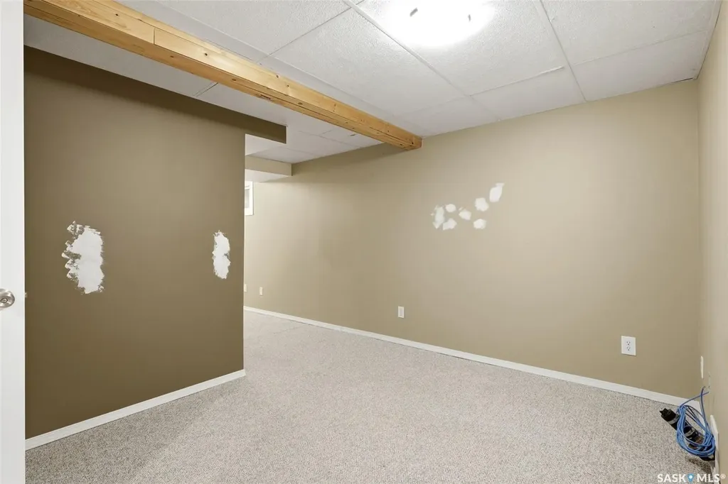 870 Royal Street Regina SK S4T 4Z4