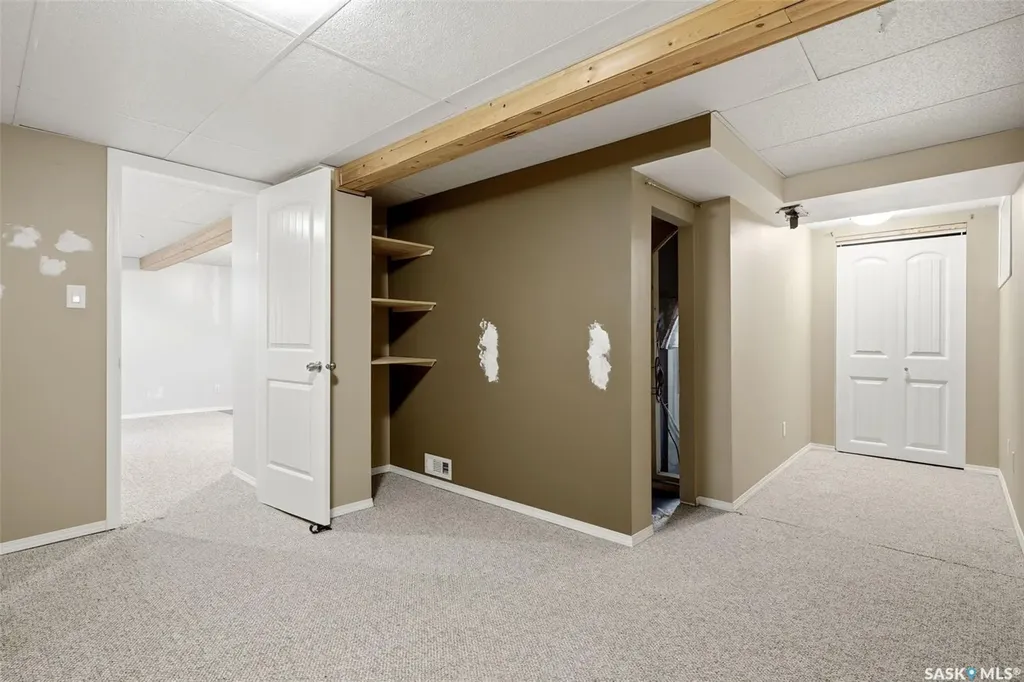 870 Royal Street Regina SK S4T 4Z4