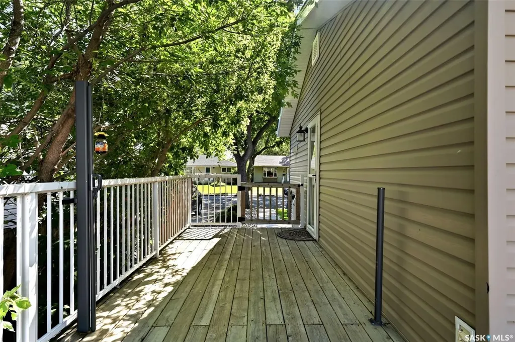870 Royal Street Regina SK S4T 4Z4