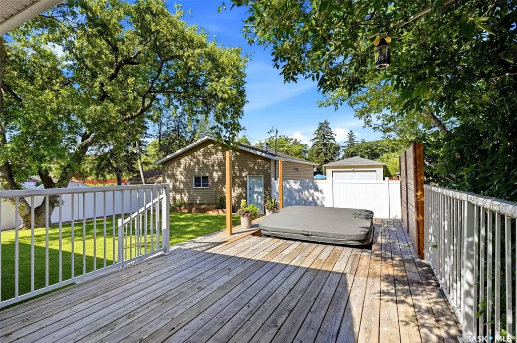 870 Royal Street Regina SK S4T 4Z4