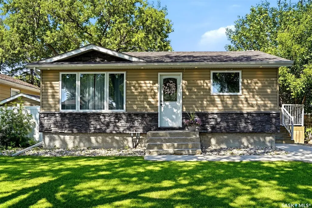 870 Royal Street Regina SK S4T 4Z4