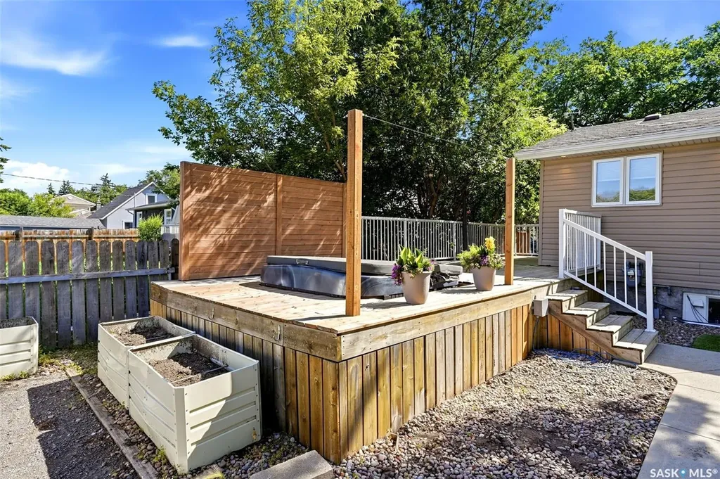 870 Royal Street Regina SK S4T 4Z4
