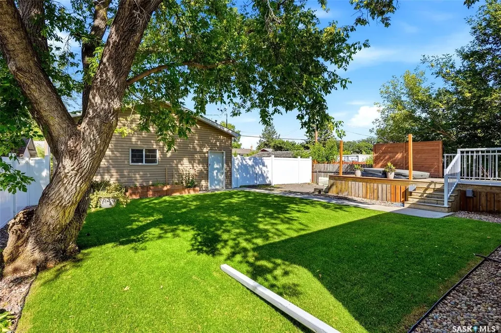 870 Royal Street Regina SK S4T 4Z4