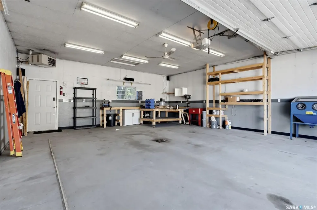 870 Royal Street Regina SK S4T 4Z4