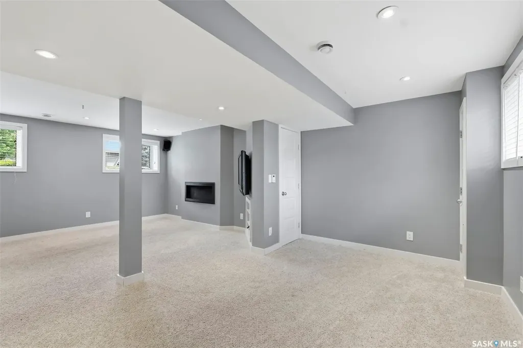 210 Laval Crescent Saskatoon SK S7H 4N7