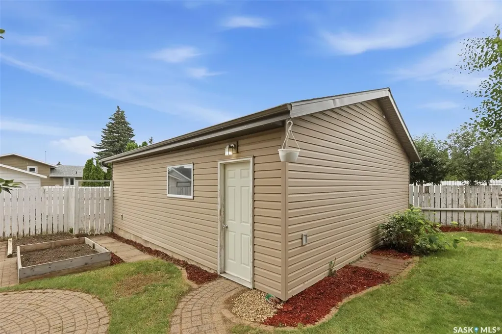 210 Laval Crescent Saskatoon SK S7H 4N7