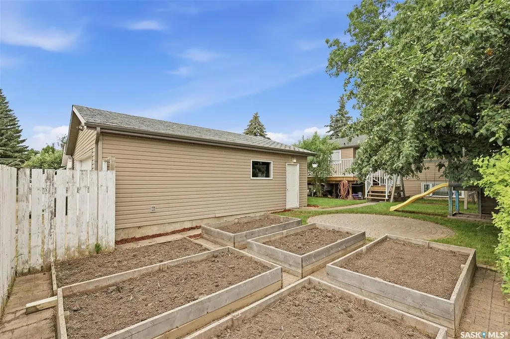 210 Laval Crescent Saskatoon SK S7H 4N7