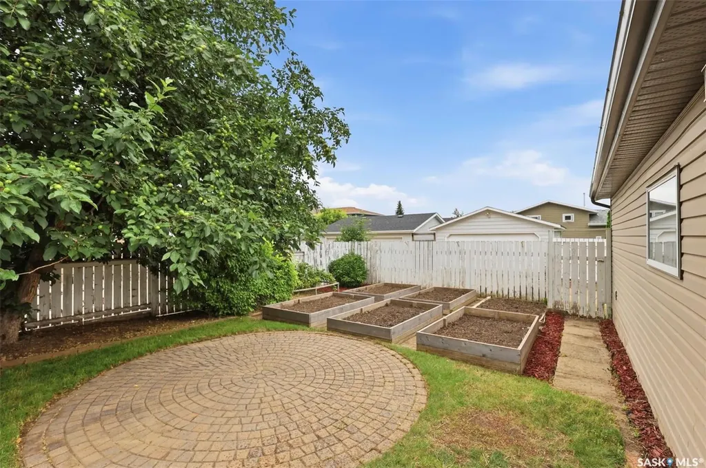 210 Laval Crescent Saskatoon SK S7H 4N7