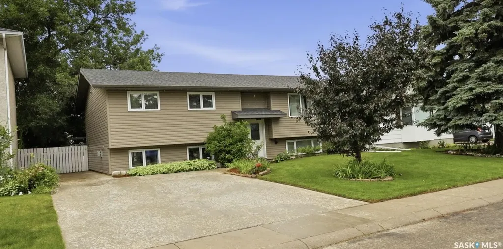 210 Laval Crescent Saskatoon SK S7H 4N7