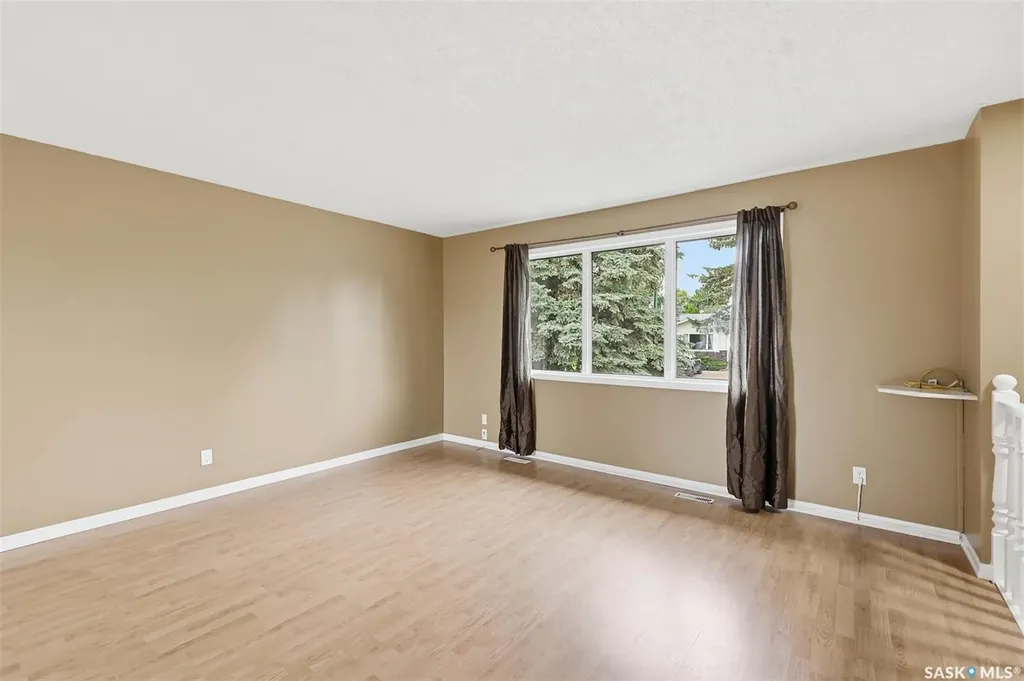 210 Laval Crescent Saskatoon SK S7H 4N7