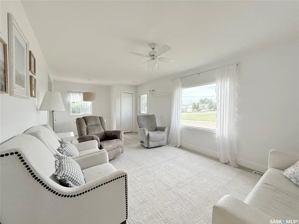 415 Park Avenue Outlook SK S0L 2N0