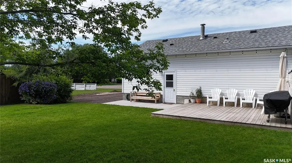415 Park Avenue Outlook SK S0L 2N0