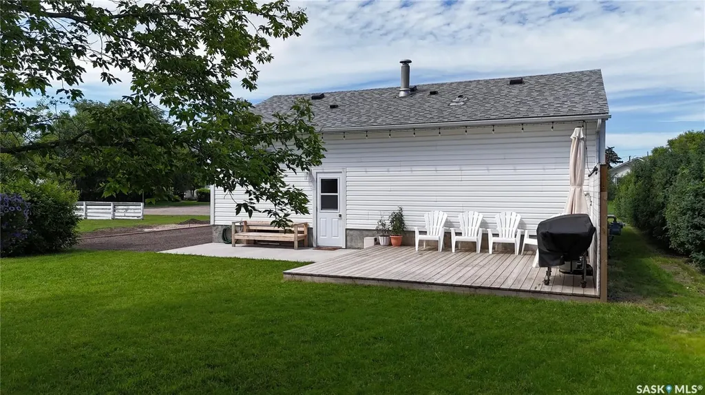 415 Park Avenue Outlook SK S0L 2N0