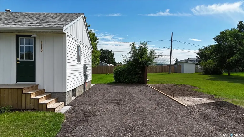 415 Park Avenue Outlook SK S0L 2N0