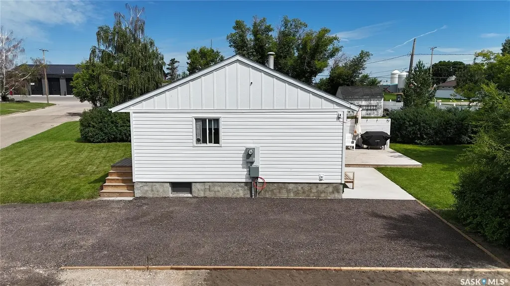 415 Park Avenue Outlook SK S0L 2N0
