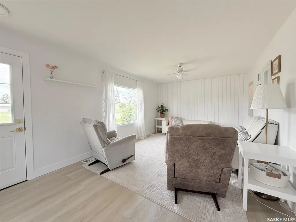 415 Park Avenue Outlook SK S0L 2N0