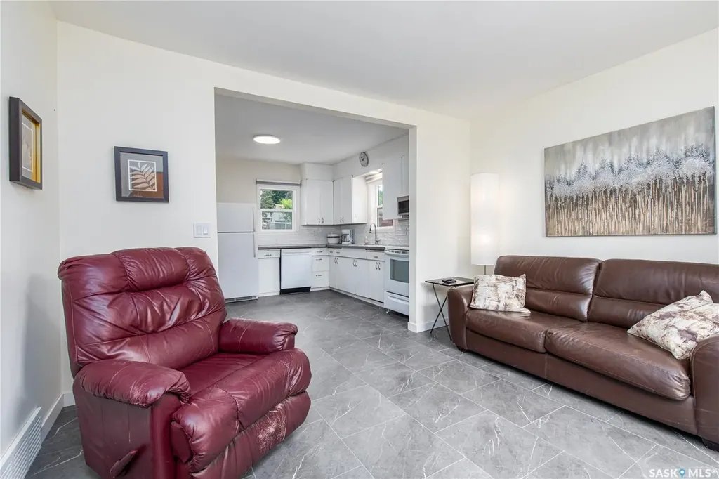 964 Athabasca Street W Moose Jaw SK S6H 2E4