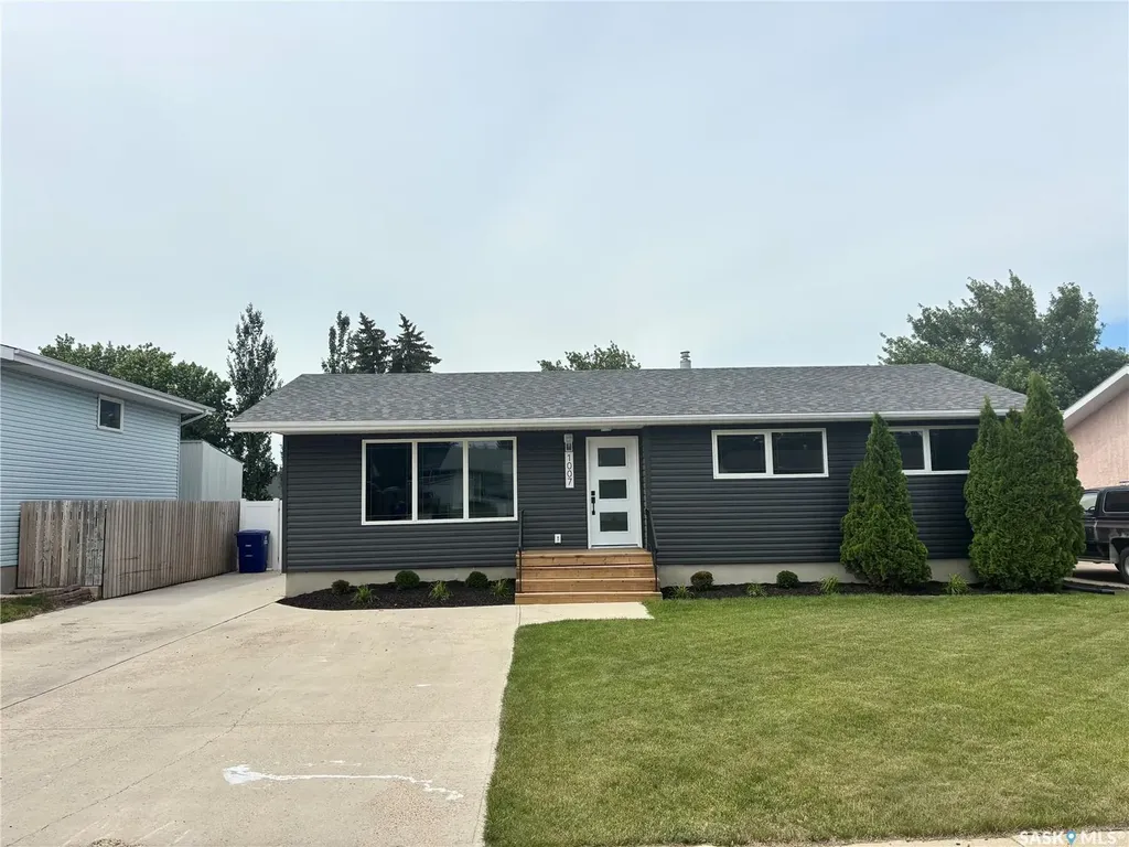 1007 2nd Street W Kindersley SK S0L 1S0