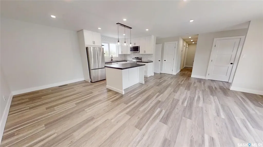 1007 2nd Street W Kindersley SK S0L 1S0