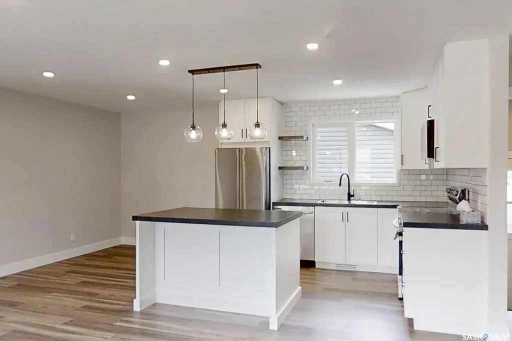 1007 2nd Street W Kindersley SK S0L 1S0