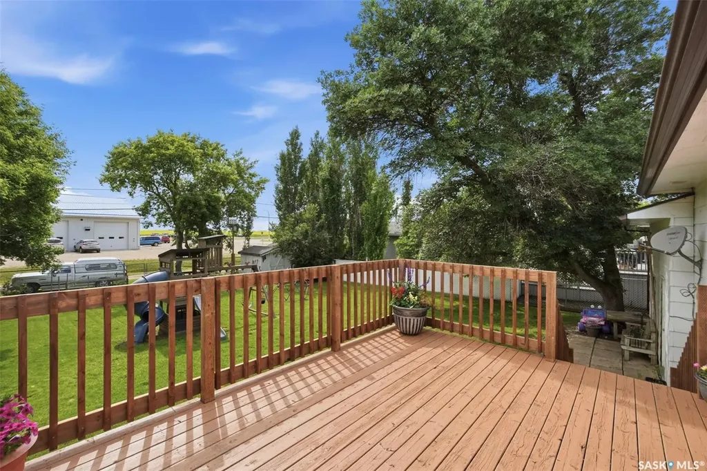 309 2nd Avenue W Watrous SK S0K 4T0