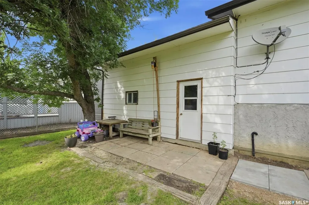309 2nd Avenue W Watrous SK S0K 4T0