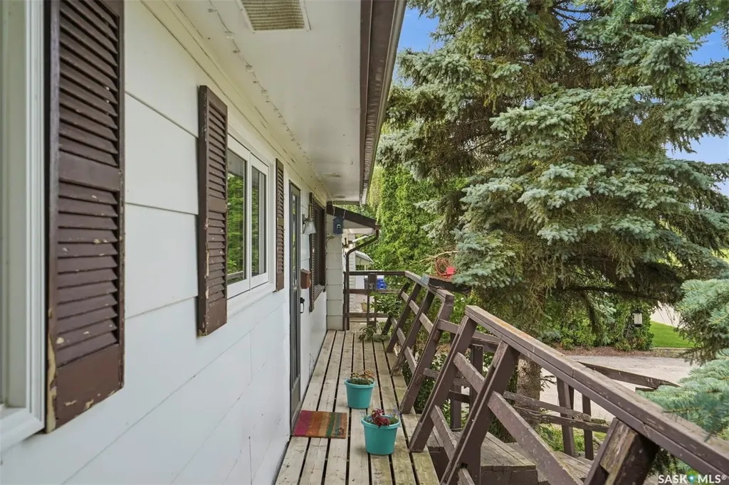 309 2nd Avenue W Watrous SK S0K 4T0