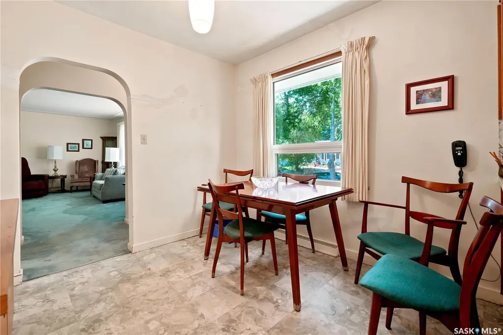 5 Lamont Crescent Regina SK S4S 4A3
