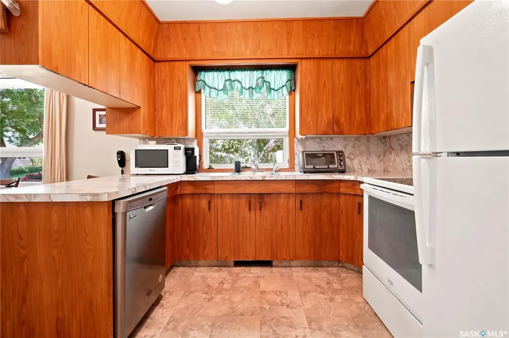 5 Lamont Crescent Regina SK S4S 4A3