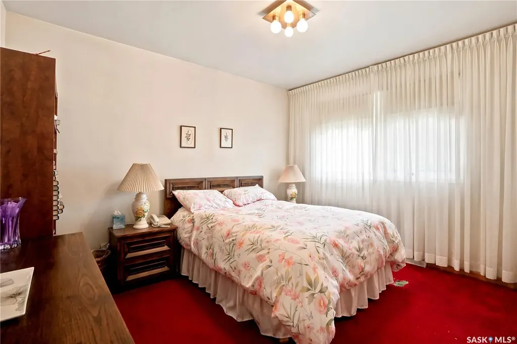 5 Lamont Crescent Regina SK S4S 4A3