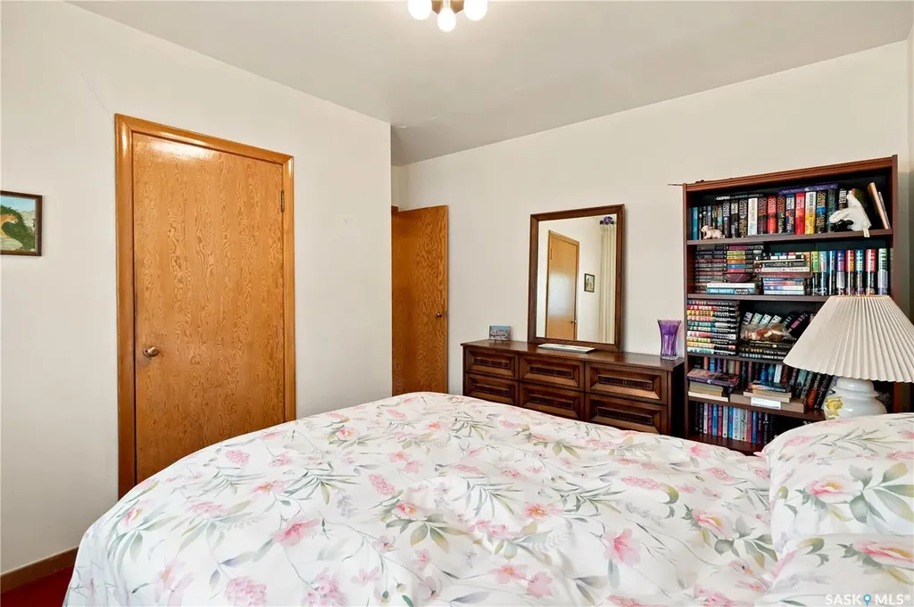5 Lamont Crescent Regina SK S4S 4A3