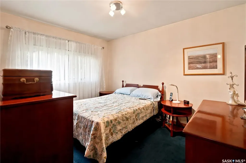 5 Lamont Crescent Regina SK S4S 4A3