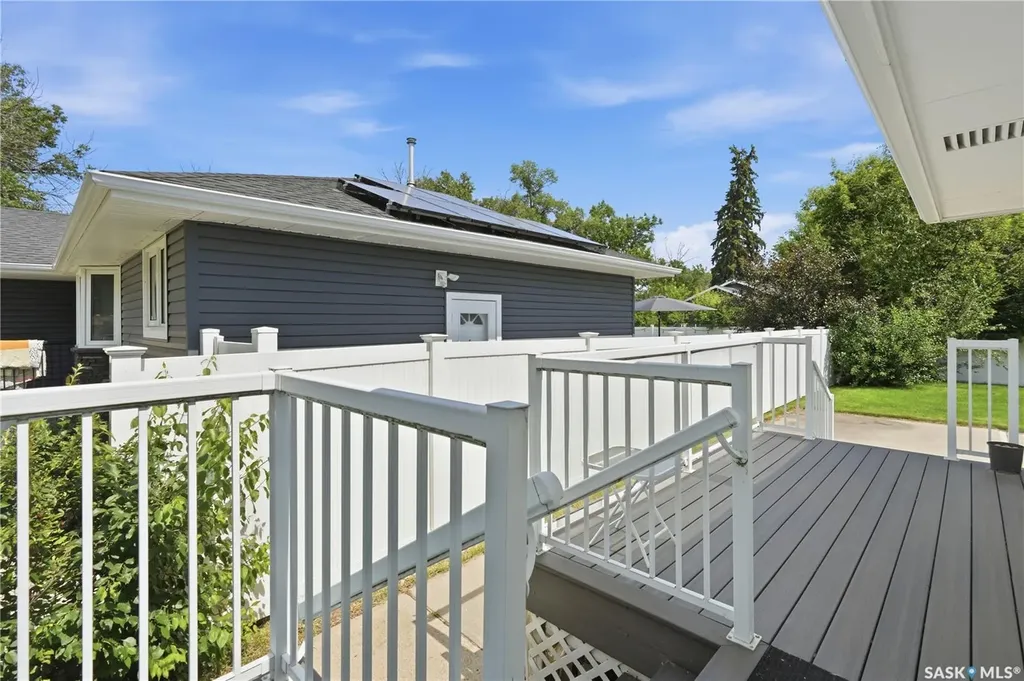 5 Lamont Crescent Regina SK S4S 4A3