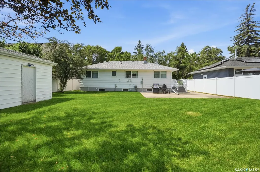 5 Lamont Crescent Regina SK S4S 4A3