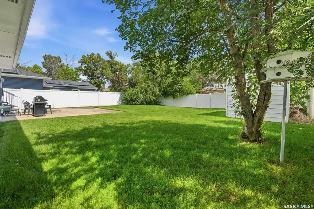 5 Lamont Crescent Regina SK S4S 4A3