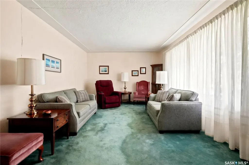 5 Lamont Crescent Regina SK S4S 4A3