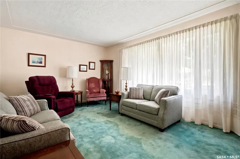 5 Lamont Crescent Regina SK S4S 4A3