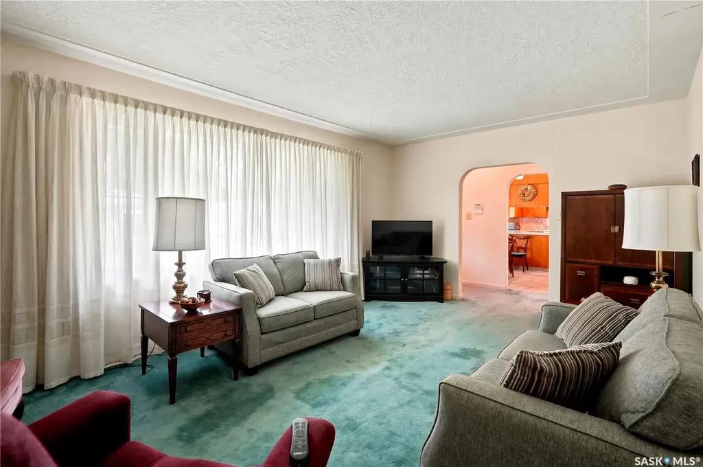 5 Lamont Crescent Regina SK S4S 4A3