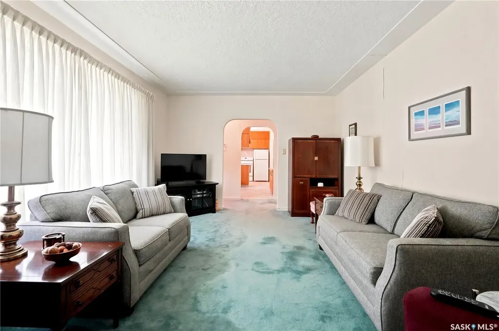 5 Lamont Crescent Regina SK S4S 4A3