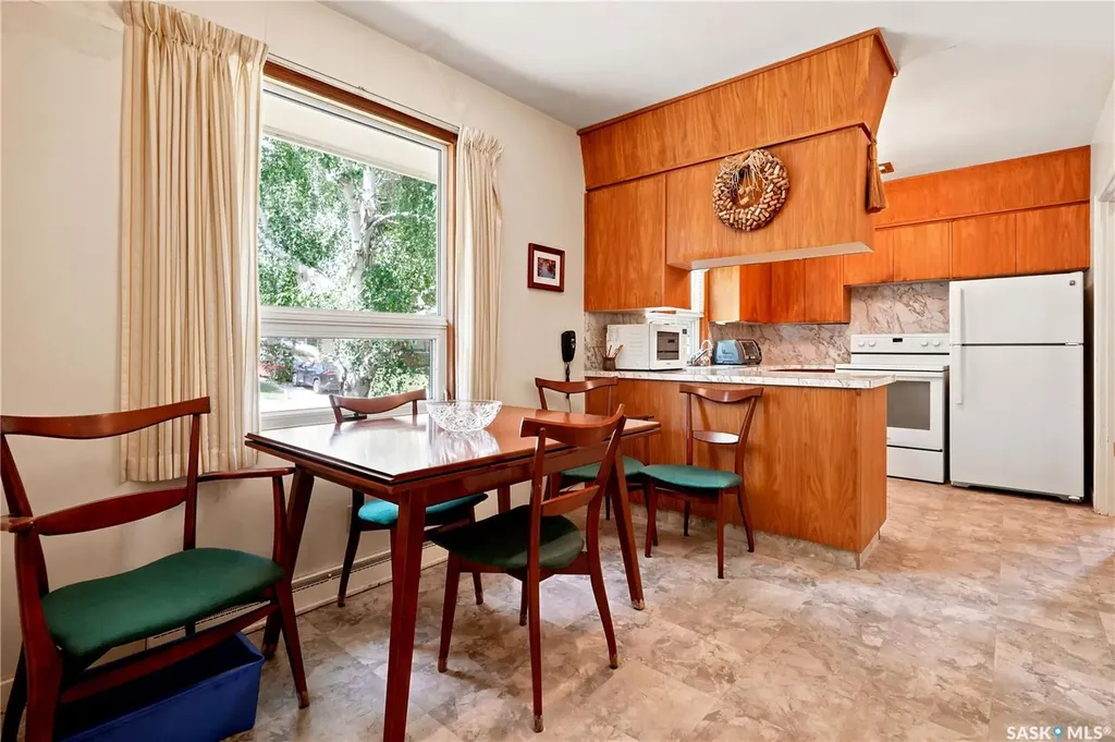 5 Lamont Crescent Regina SK S4S 4A3