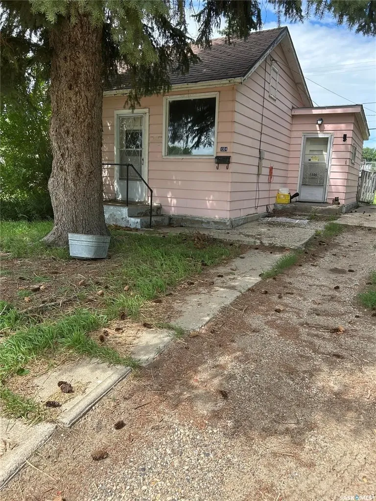 1324 Hochelaga Street W Moose Jaw SK S6H 3A8