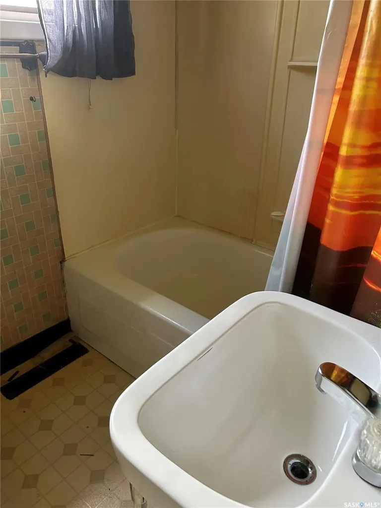 1324 Hochelaga Street W Moose Jaw SK S6H 3A8