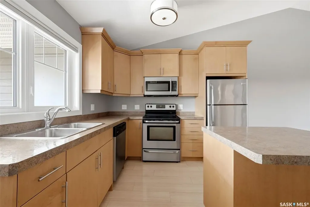 4203 Green Apple Drive E Regina SK S4V 1M6